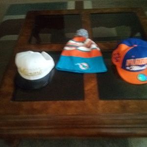 2 hats n Miami dolphins Bennie